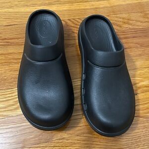 Oofos OOClog Classic Black Clogs sandal slip on recovery walking